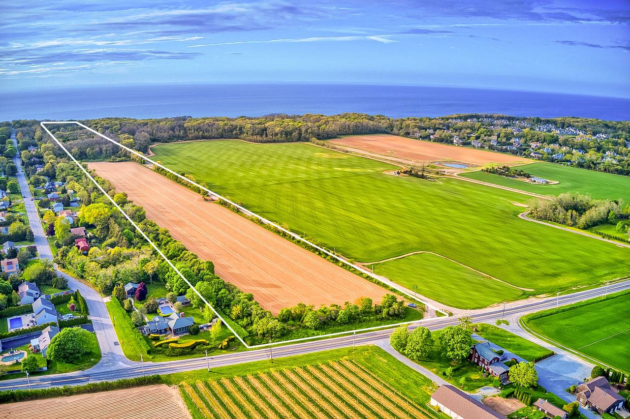 3544 Sound Avenue, Riverhead, NY 11901 Town & Country Real Estate