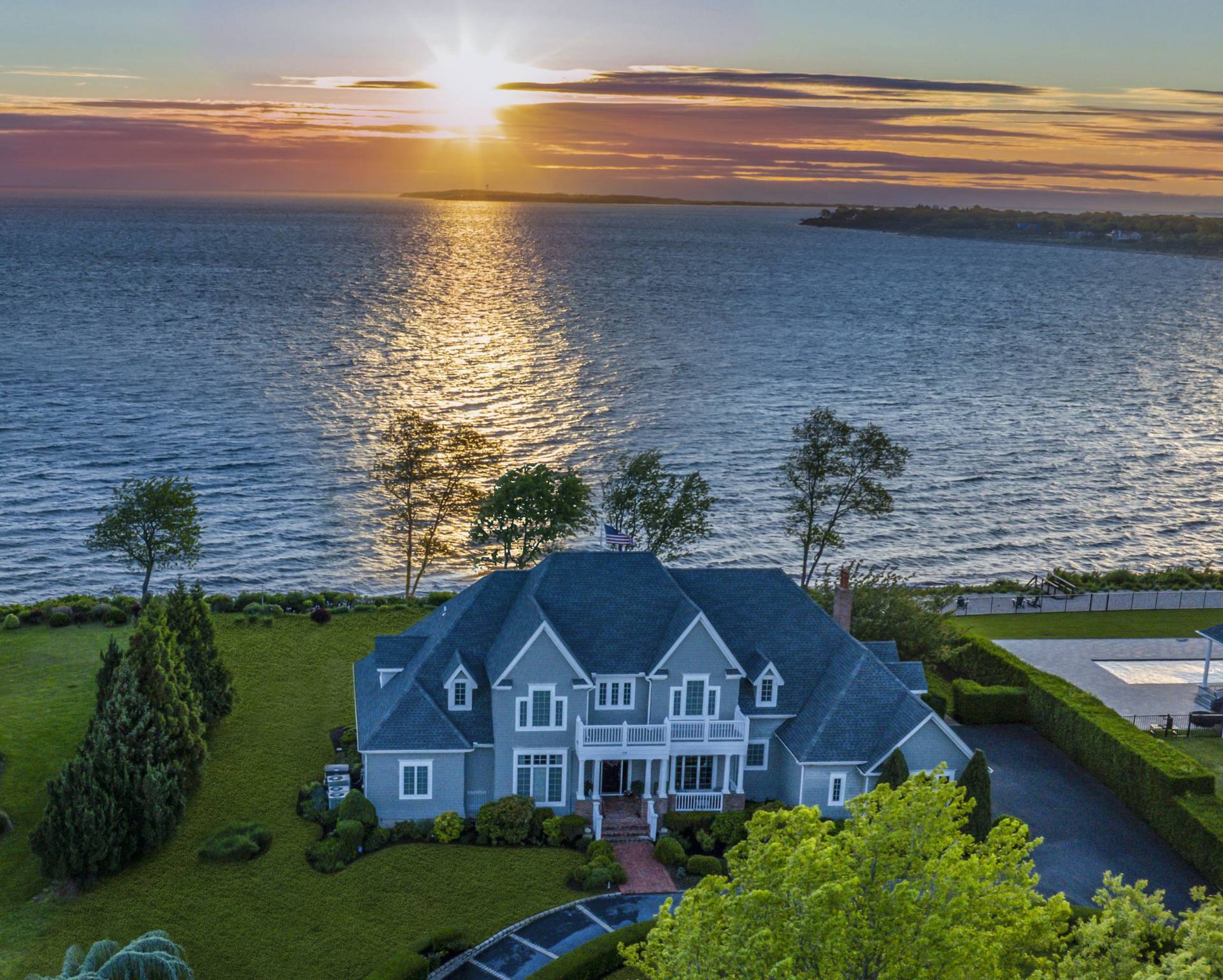 Greenport, New York, 11957, United States, 5 Bedrooms Bedrooms, ,4.5 BathroomsBathrooms,Residential,For Sale,1797387