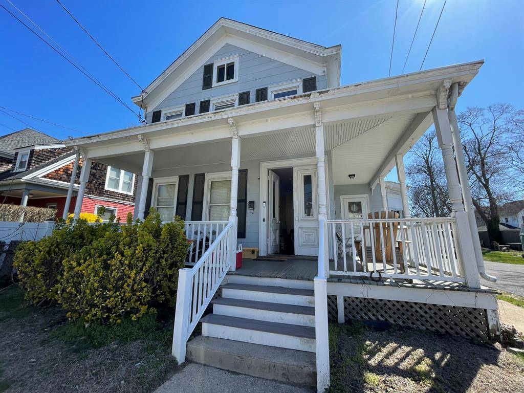 5th Avenue, Greenport
