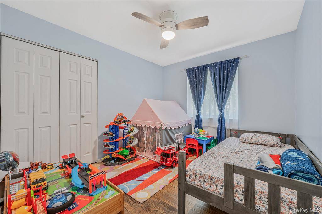 Hampton Bays, New York, 11946, United States, 5 Bedrooms Bedrooms, ,2.5 BathroomsBathrooms,Residential,For Sale,1959991